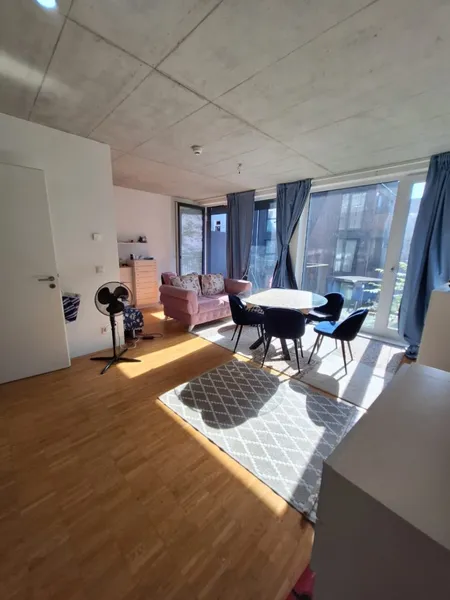 Exklusive, neuwertige 1-Raum-Wohnung mit Balkon, und EBK in Berlin Oberschöneweide mit Anmeldung — photo 1